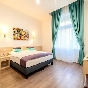 4* Apartahotel Global